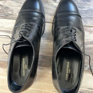 Louis Vuitton 7 1/2 Black Leather Oxfords